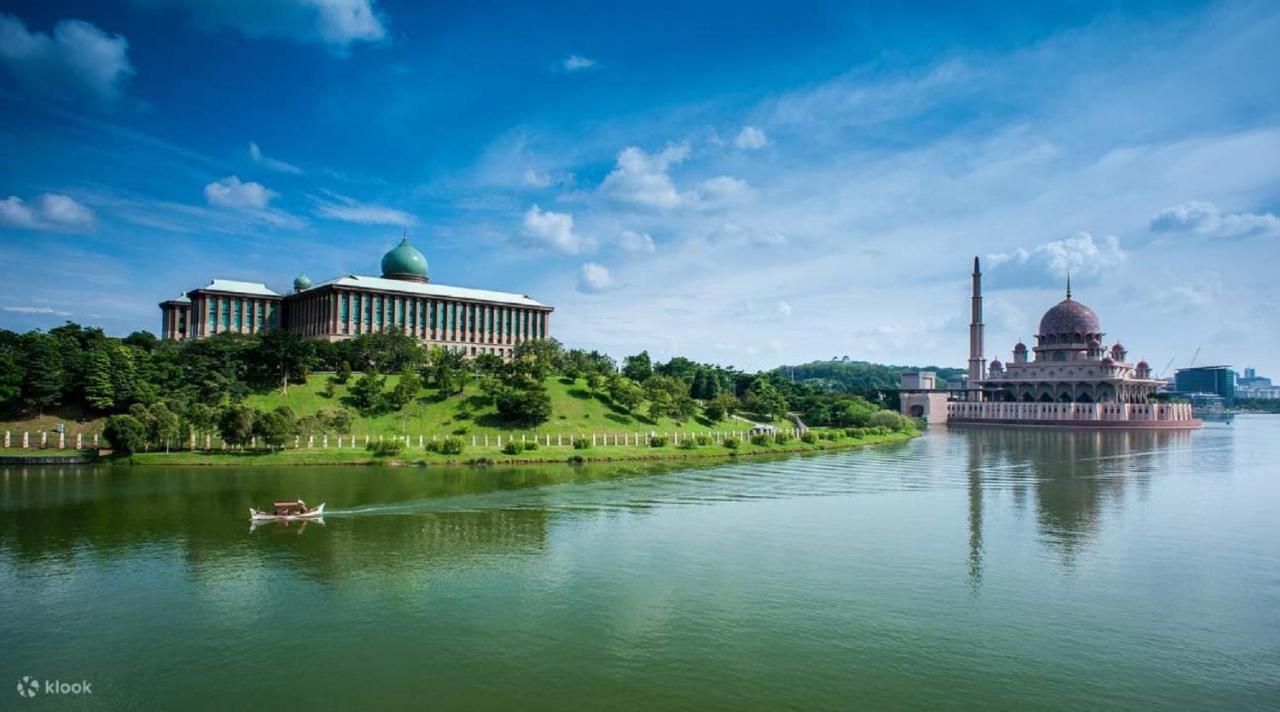 Putrajaya Dwiputra 6 Plus 1 Pax Blissful Fully Air-Con Suite Bagian luar foto